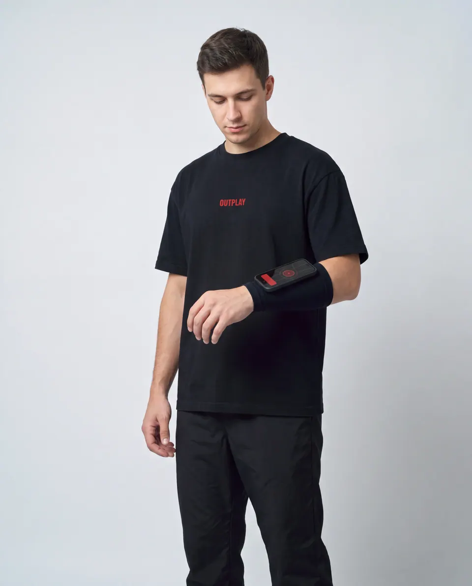 Handyhülle am Arm-Sleeve, Model